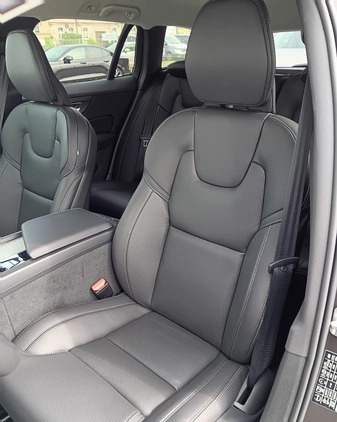 Volvo V60 cena 220999 przebieg: 10, rok produkcji 2024 z Nowy Targ małe 92